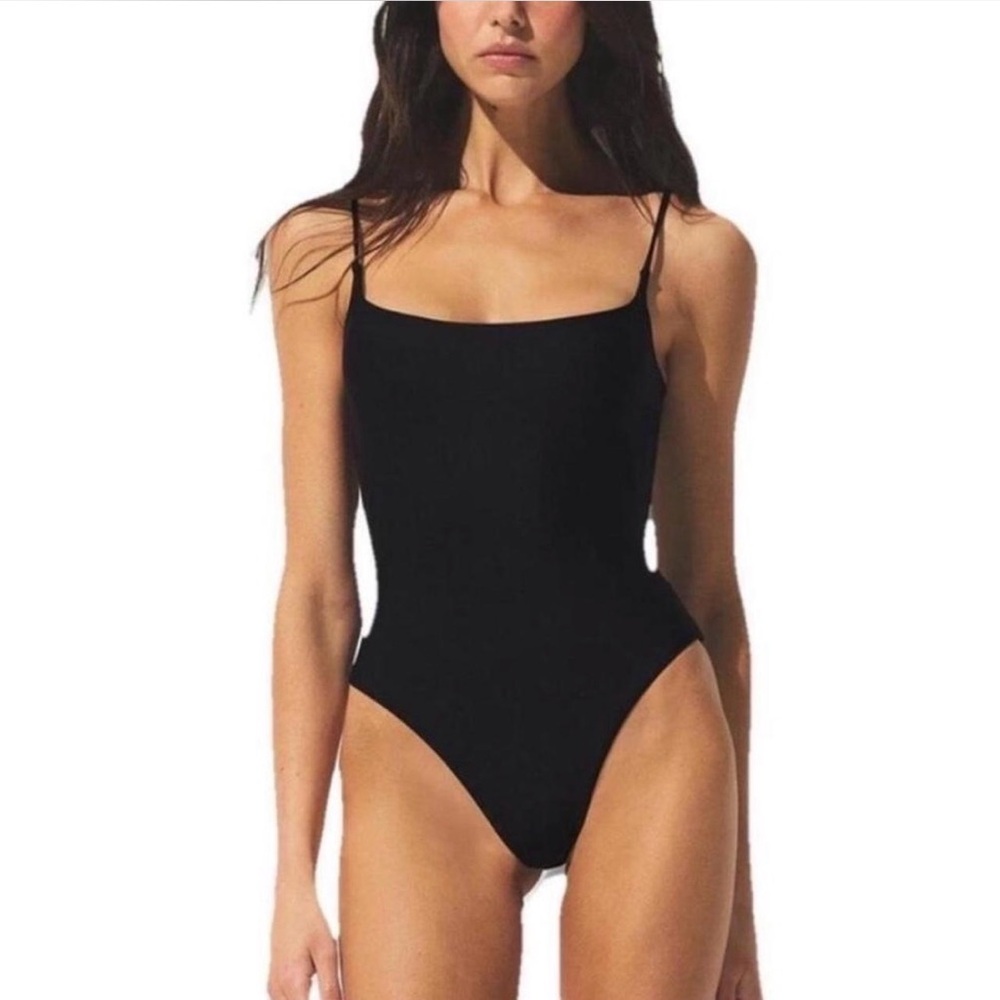 SKIMS *NWT CLASSIC SWIM SQUARE NECK SCOOP ONE PIECE | COLOR: OBSIDIAN | SIZE: M